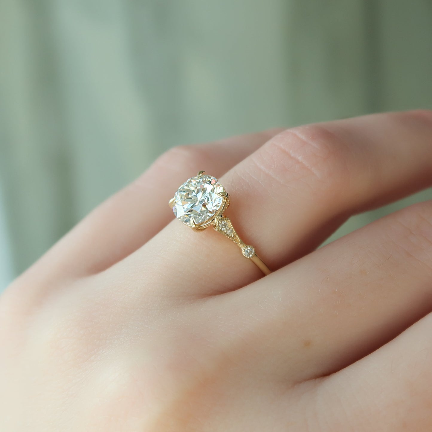 1.0CT Round Moissanite Vintage Engagement Ring