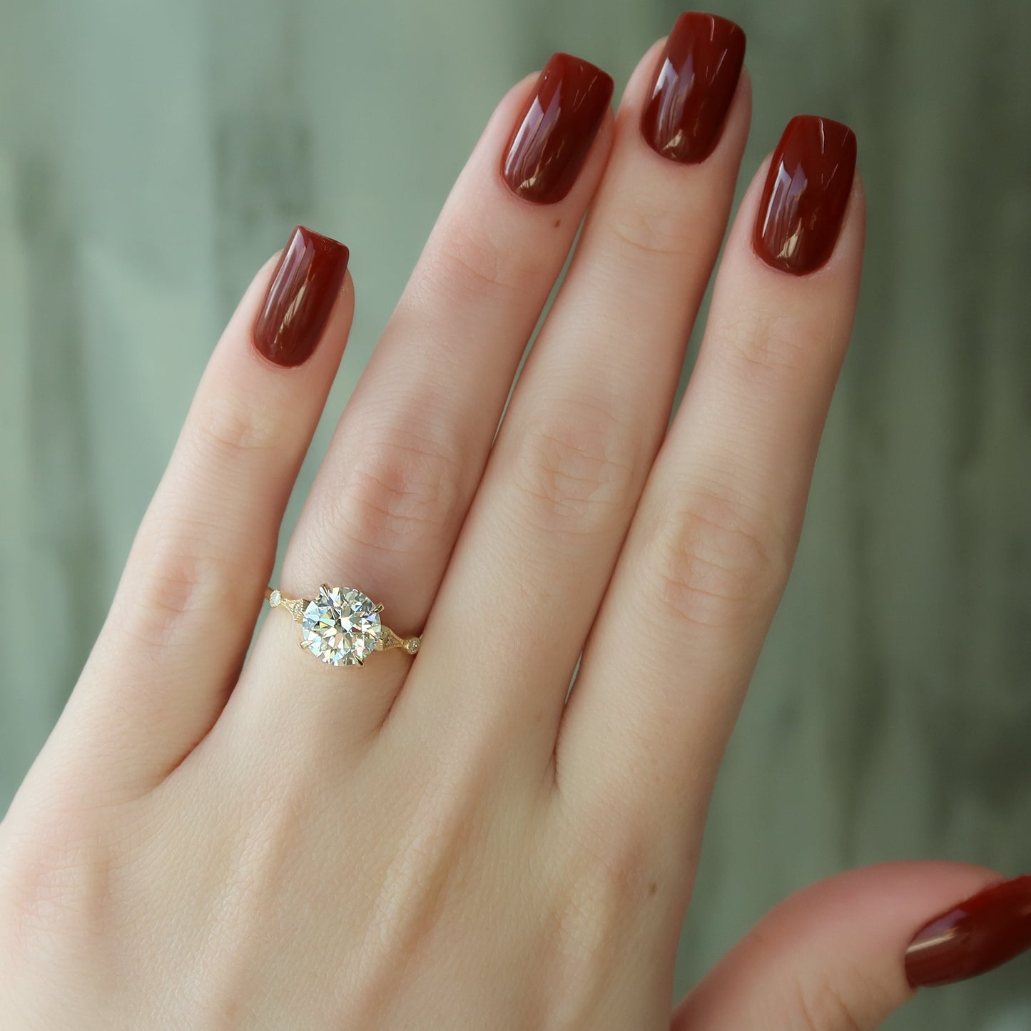 1.0CT Round Moissanite Vintage Engagement Ring