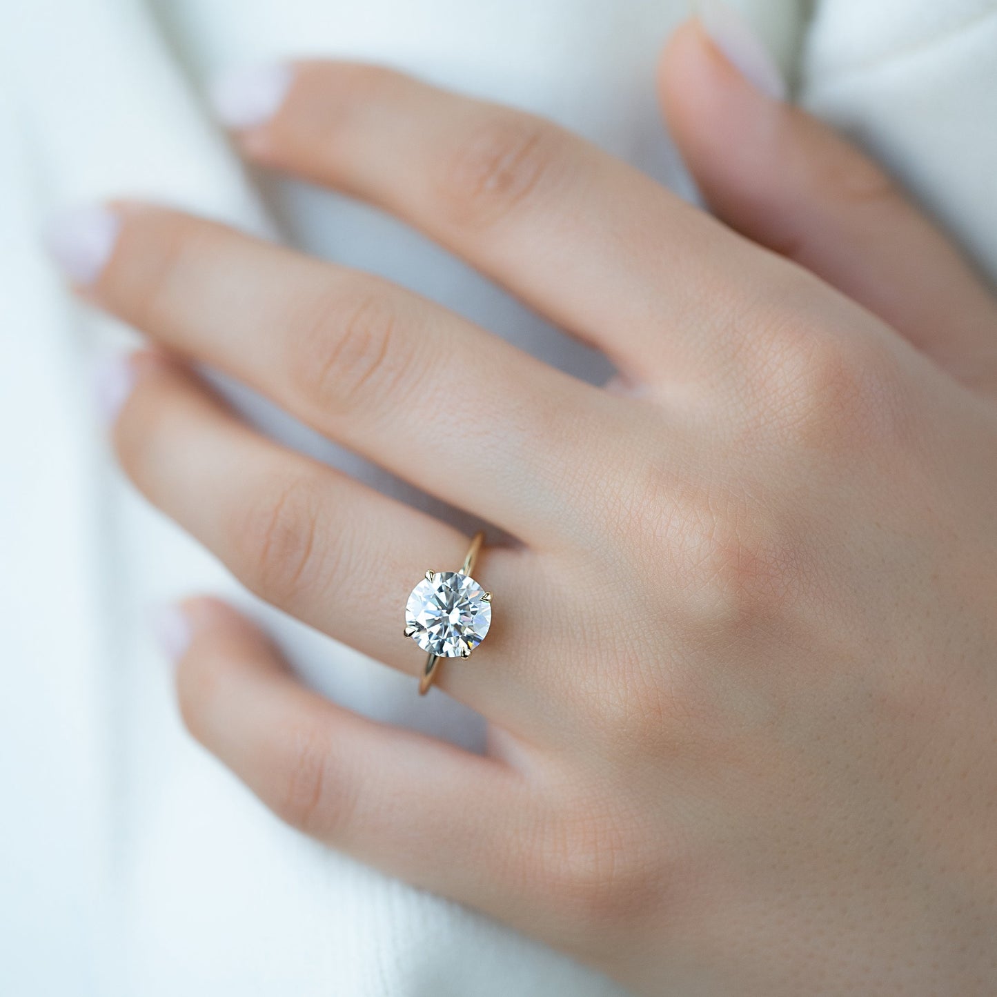 2.0CT Round Cut Moissanite Solitaire Diamond Engagement Ring