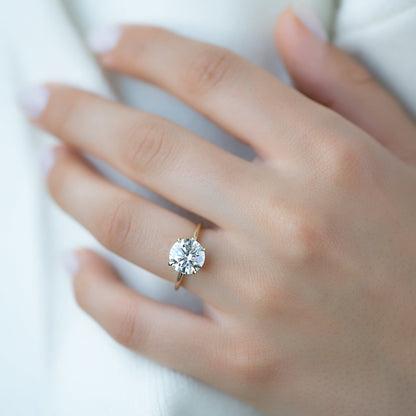 2.0CT Round Cut Moissanite Solitaire Diamond Engagement Ring