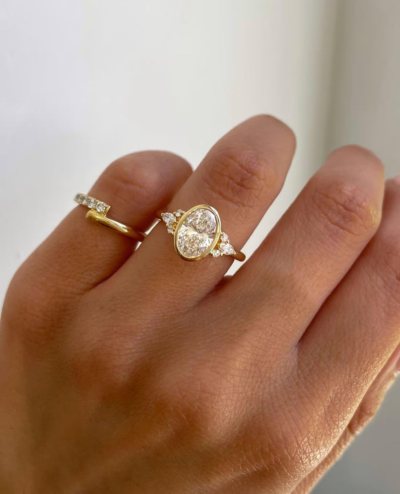 2 CT Oval Cut Moissanite Engagement Ring