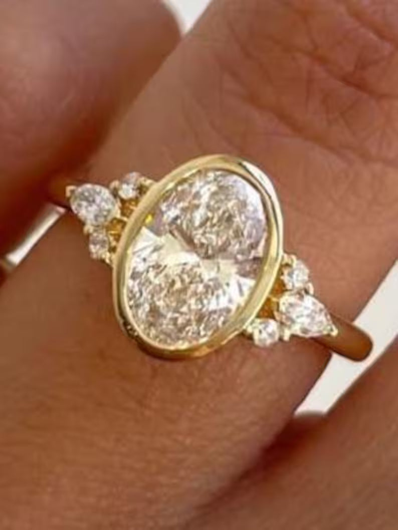 2 CT Oval Cut Moissanite Engagement Ring