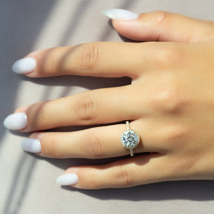 1.0CT Round Diamond Moissanite Halo Engagement Ring