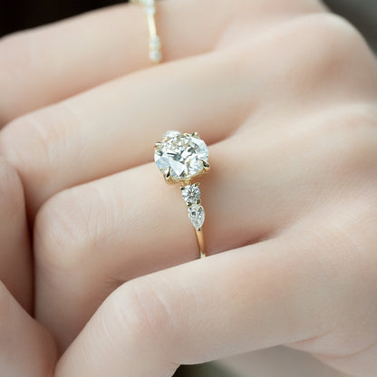 1.0CT Round Diamond Moissanite Five Stone Engagement Ring