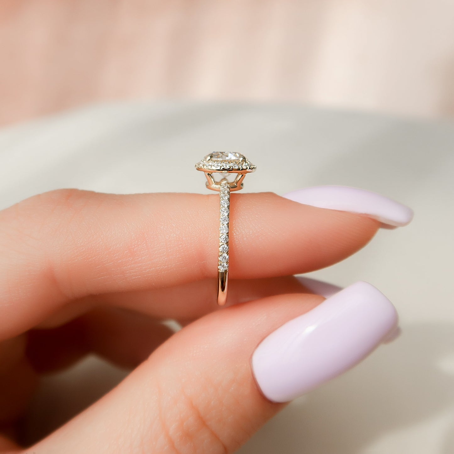 1.0CT Round Diamond Moissanite Halo Engagement Ring