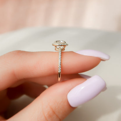 1.0CT Round Diamond Moissanite Halo Engagement Ring