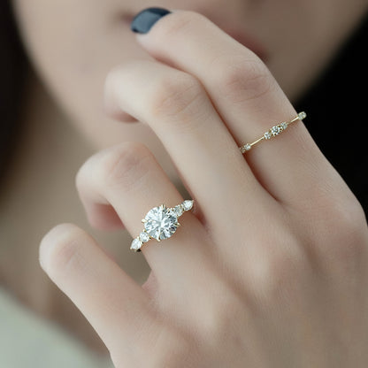 1.0CT Round Diamond Moissanite Five Stone Engagement Ring