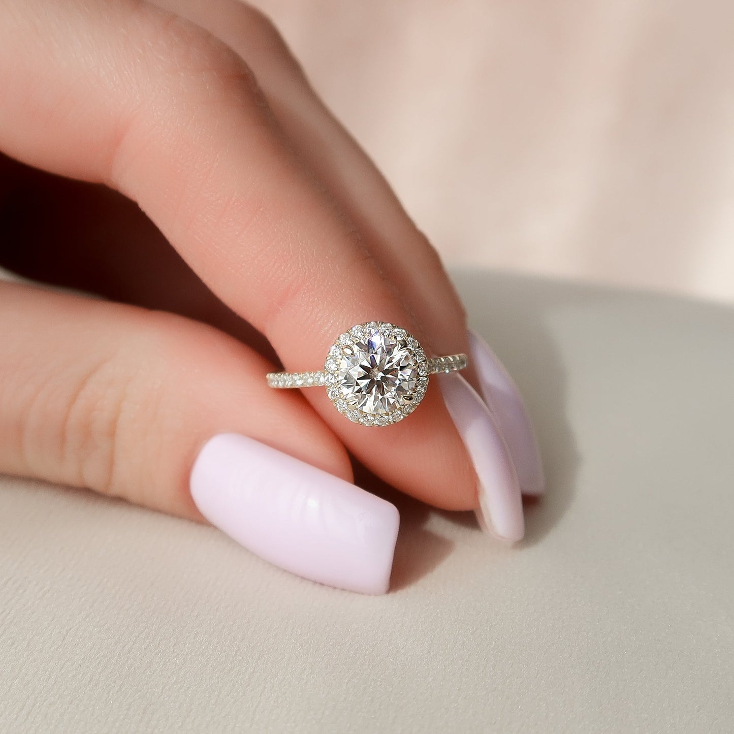 1.0CT Round Diamond Moissanite Halo Engagement Ring